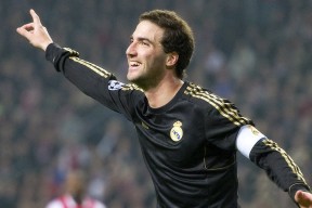 开云APP-跨界焦点，当NBA季后赛遇上足球传奇—阿尔及利亚力克毕尔巴鄂的启示