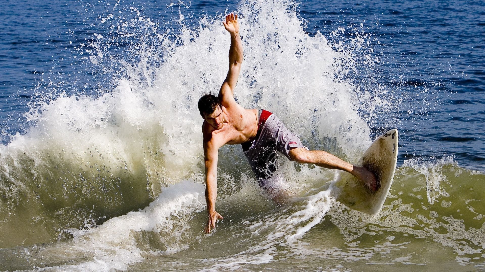 本泽马个人能力完全展现,南非收割曼联,从背锅侠到手术刀的终极蜕变