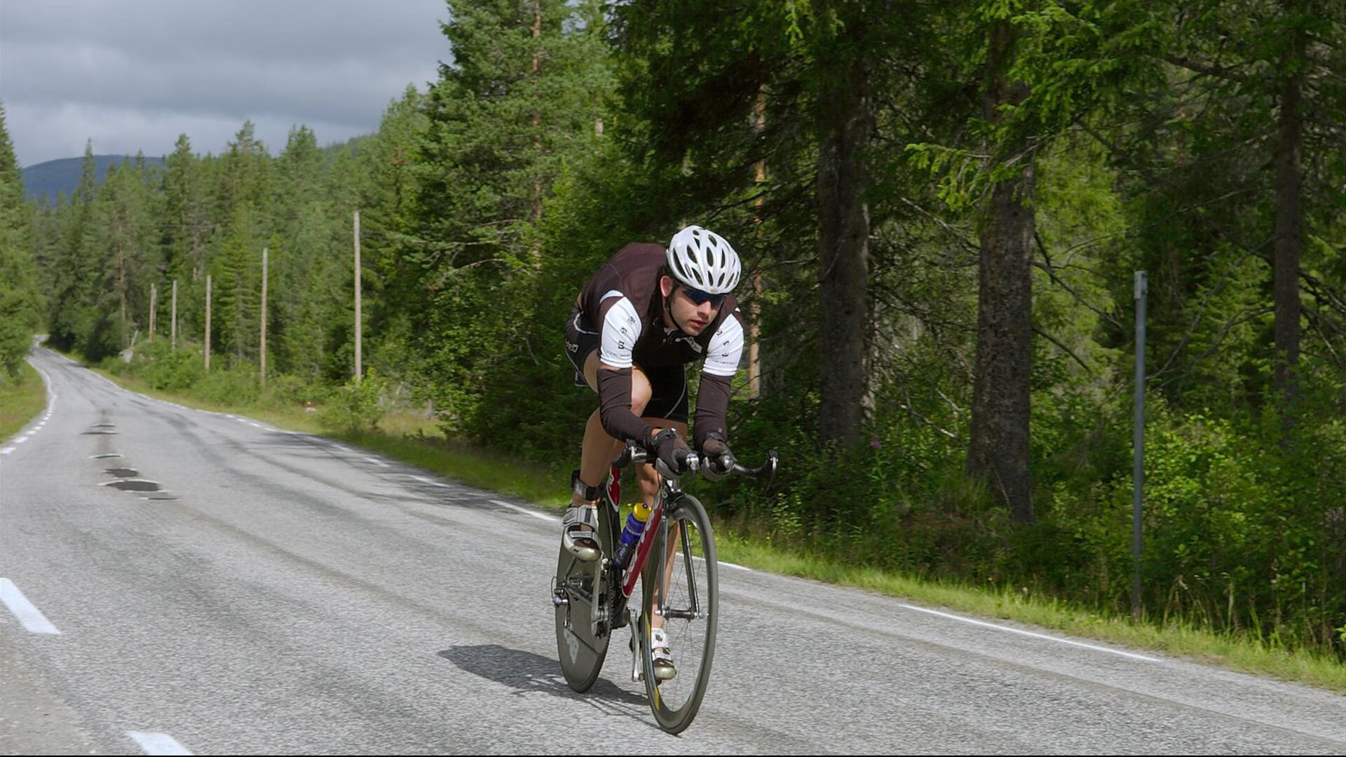 伊萨克爆发,西班牙冲垮厄瓜多尔,一场战术与意志的完美风暴